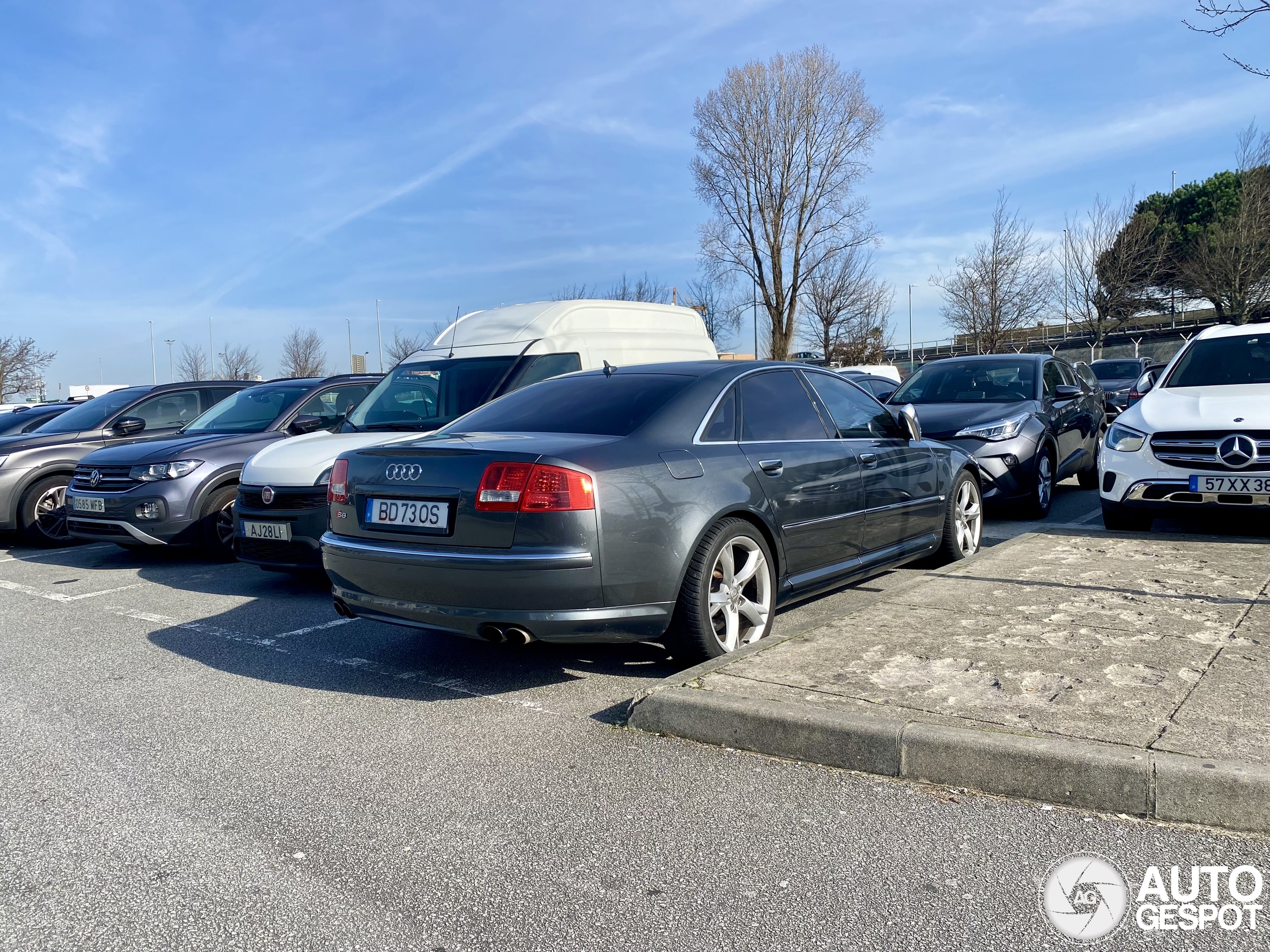 Audi S8 D3