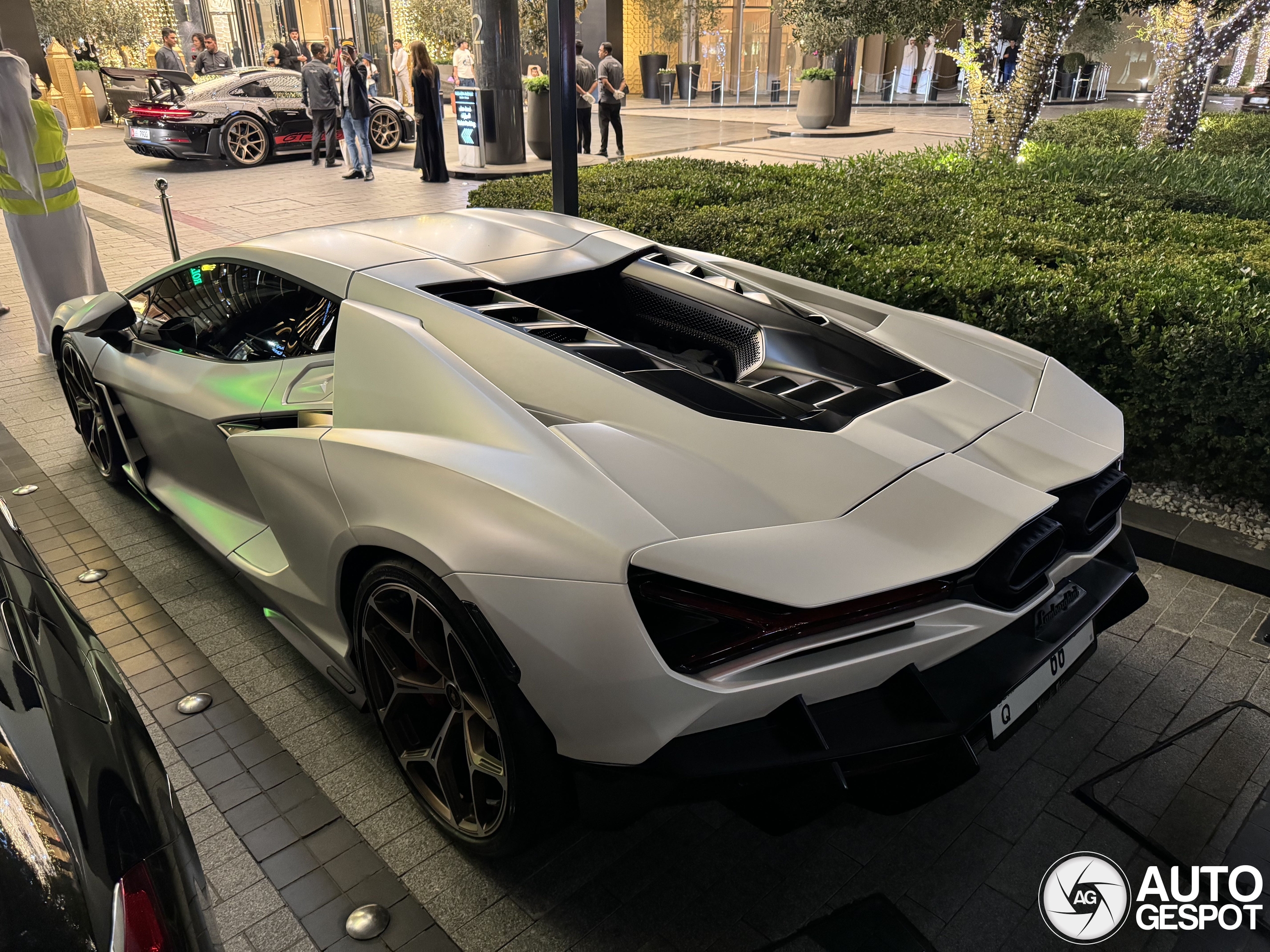 Eerste Lamborghini Revuelto in Dubai is een feit
