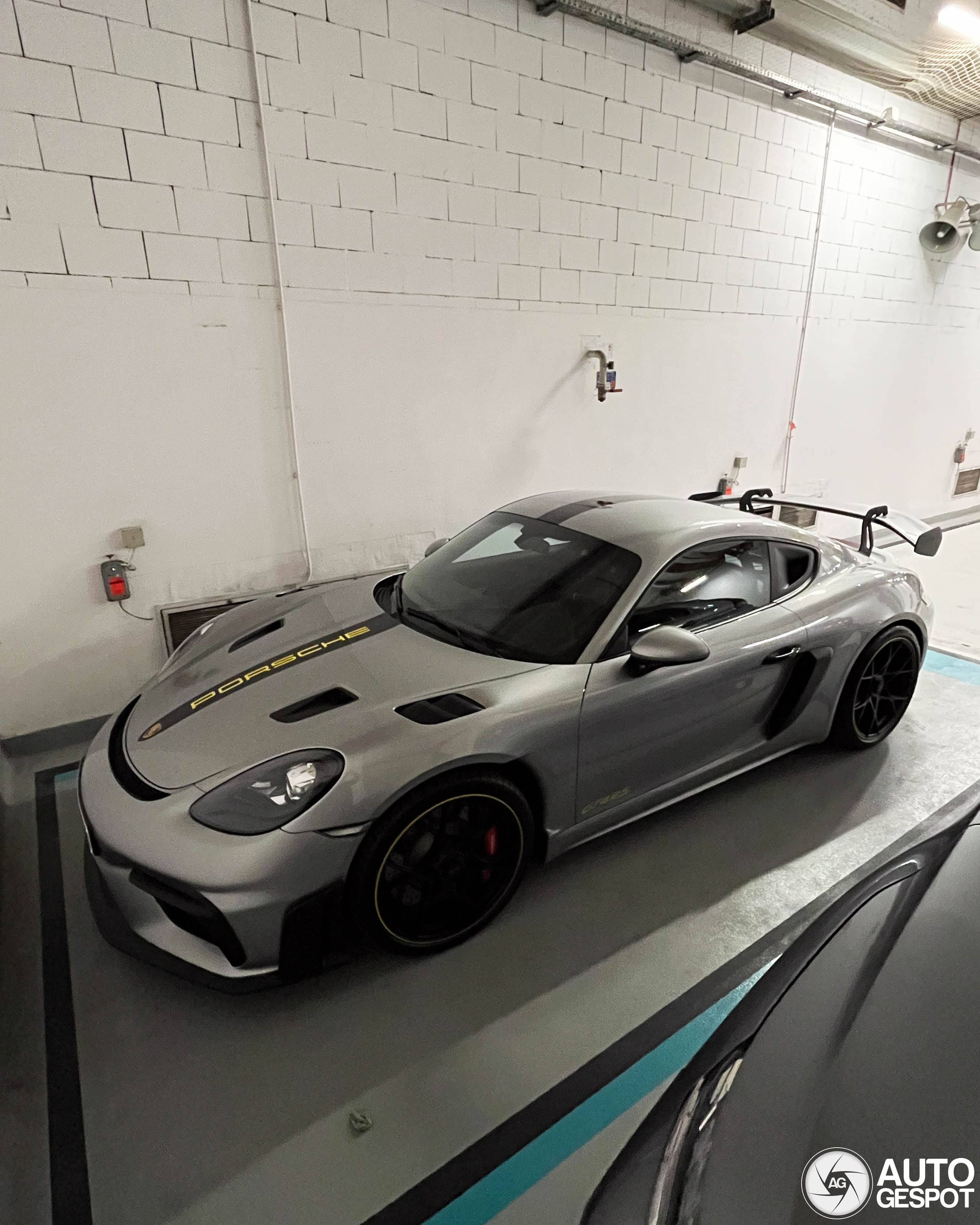 Porsche 718 Cayman GT4 RS