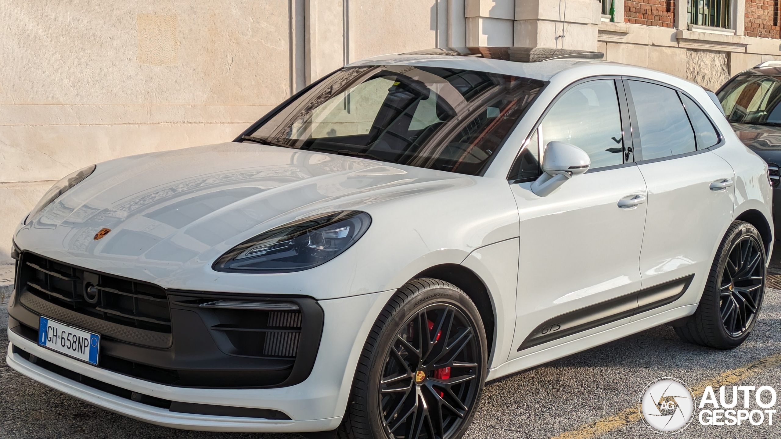 Porsche 95B Macan GTS MkIII