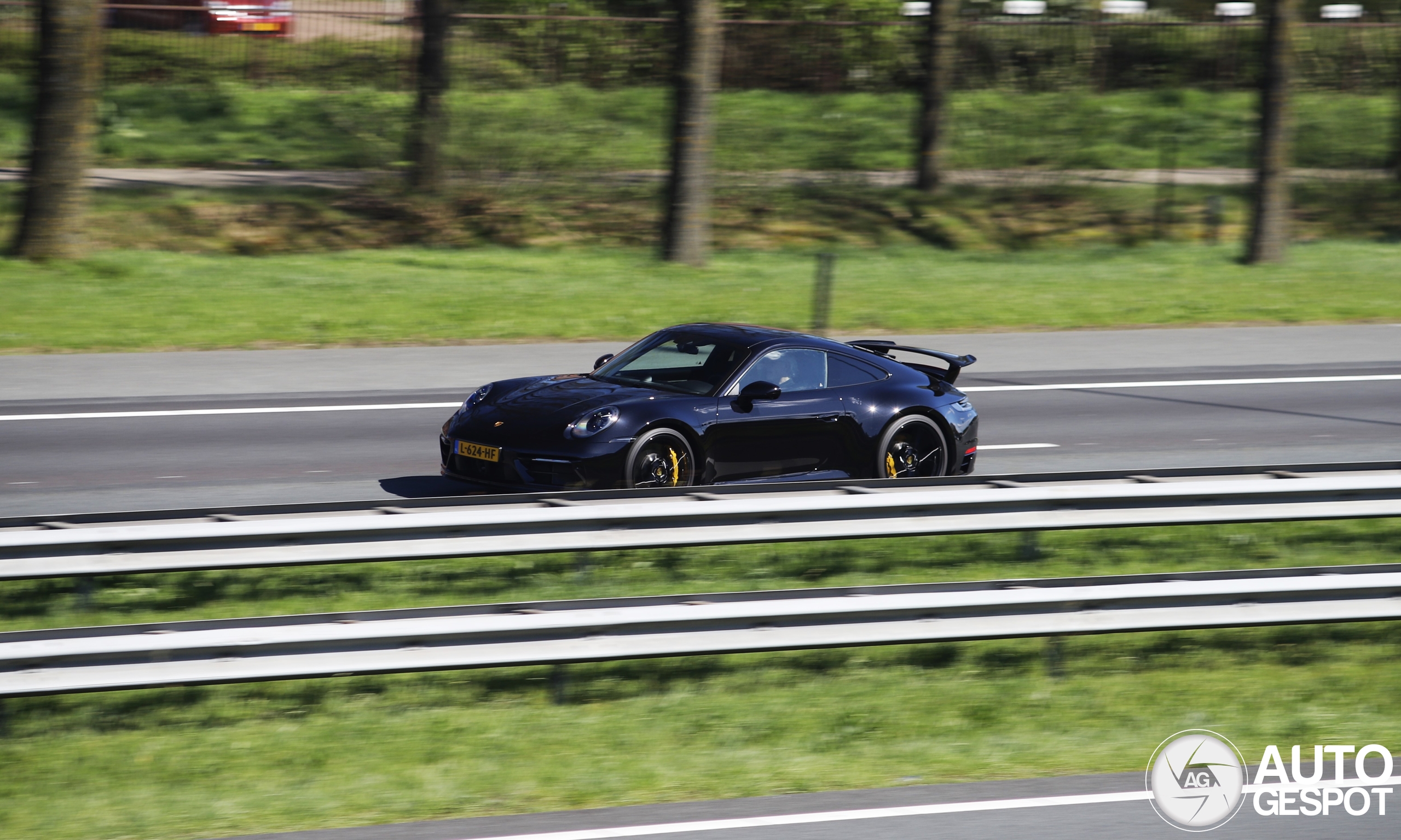 Porsche 992 Carrera 4S