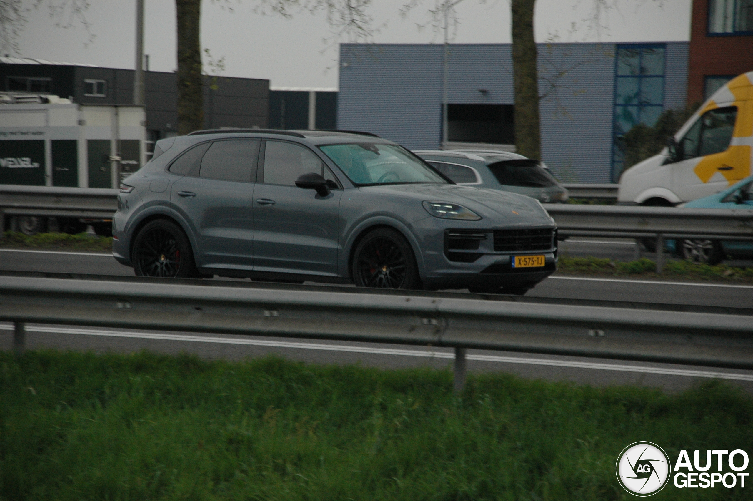 Porsche 9YA Cayenne Turbo E-Hybrid