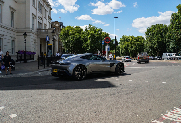 Aston Martin V8 Vantage 2018