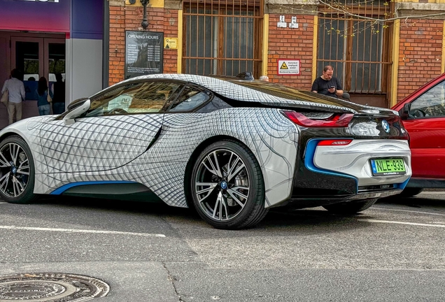 BMW i8