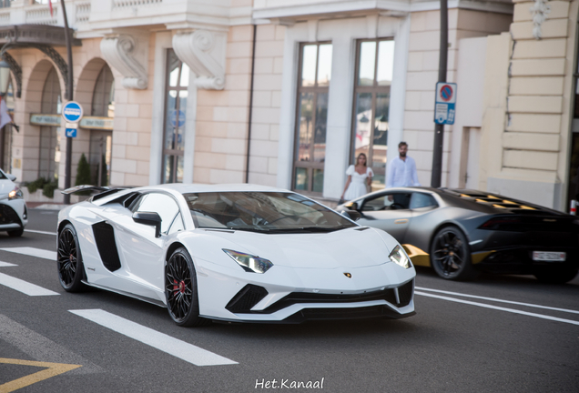 Lamborghini Aventador S LP740-4