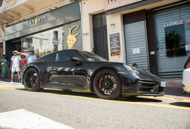 Porsche 992 Carrera 4 GTS