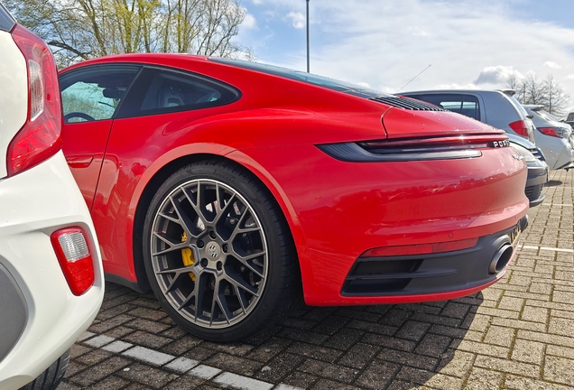 Porsche 992 Carrera 4S