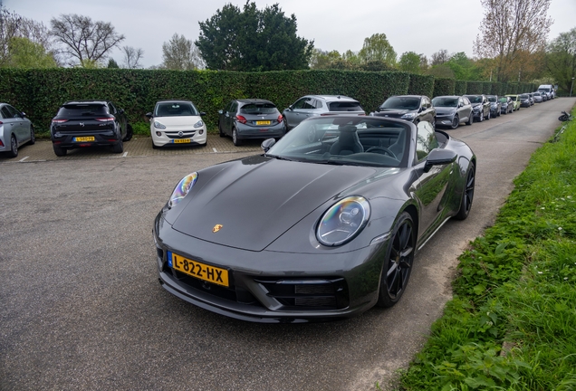 Porsche 992 Carrera 4S Cabriolet