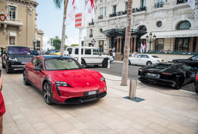 Porsche Taycan Turbo S Cross Turismo