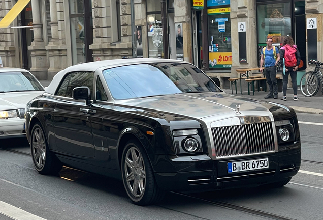 Rolls-Royce Phantom Drophead Coupé Spirit of Ecstasy Centenary Edition