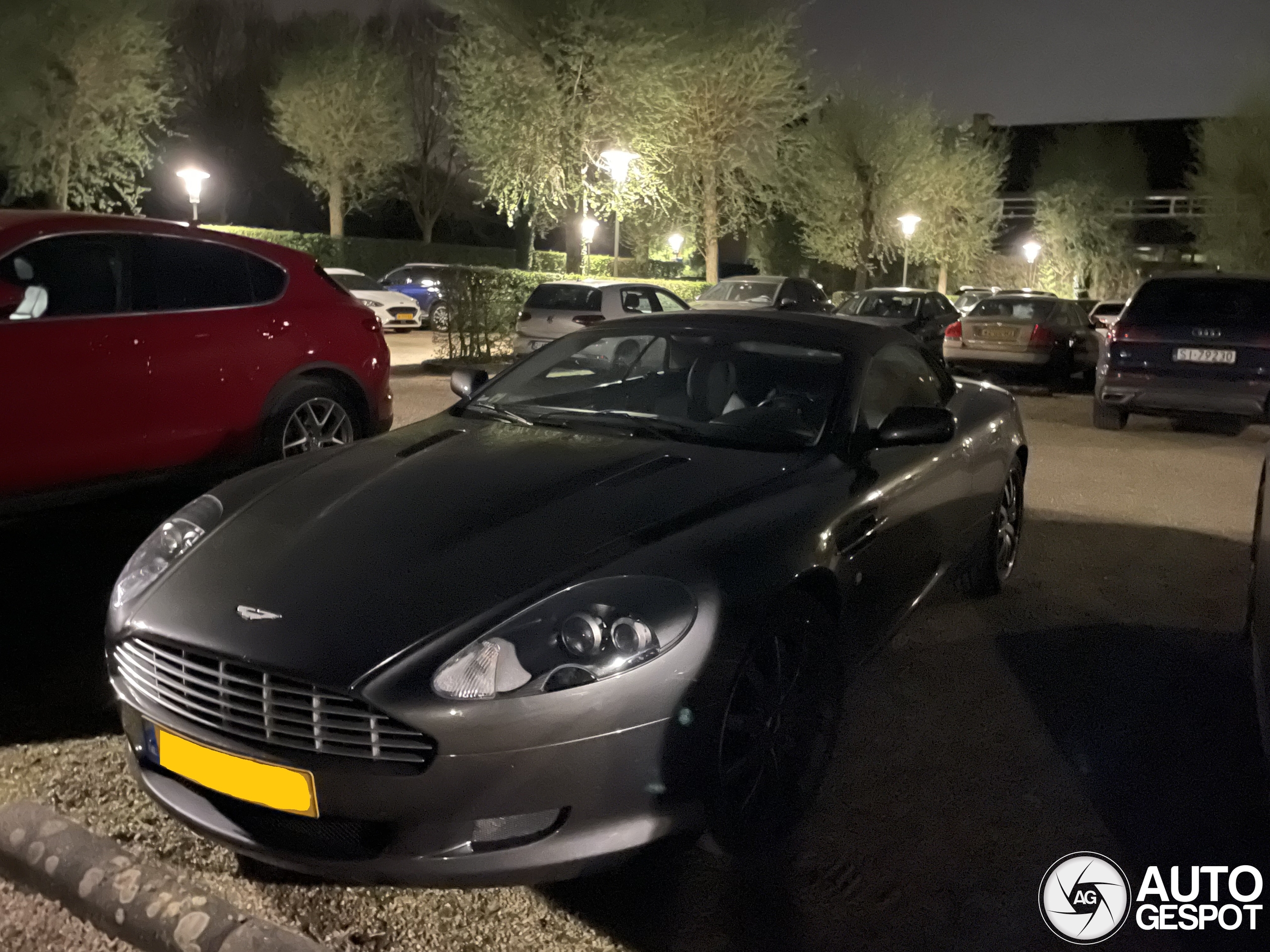 Aston Martin DB9 Volante