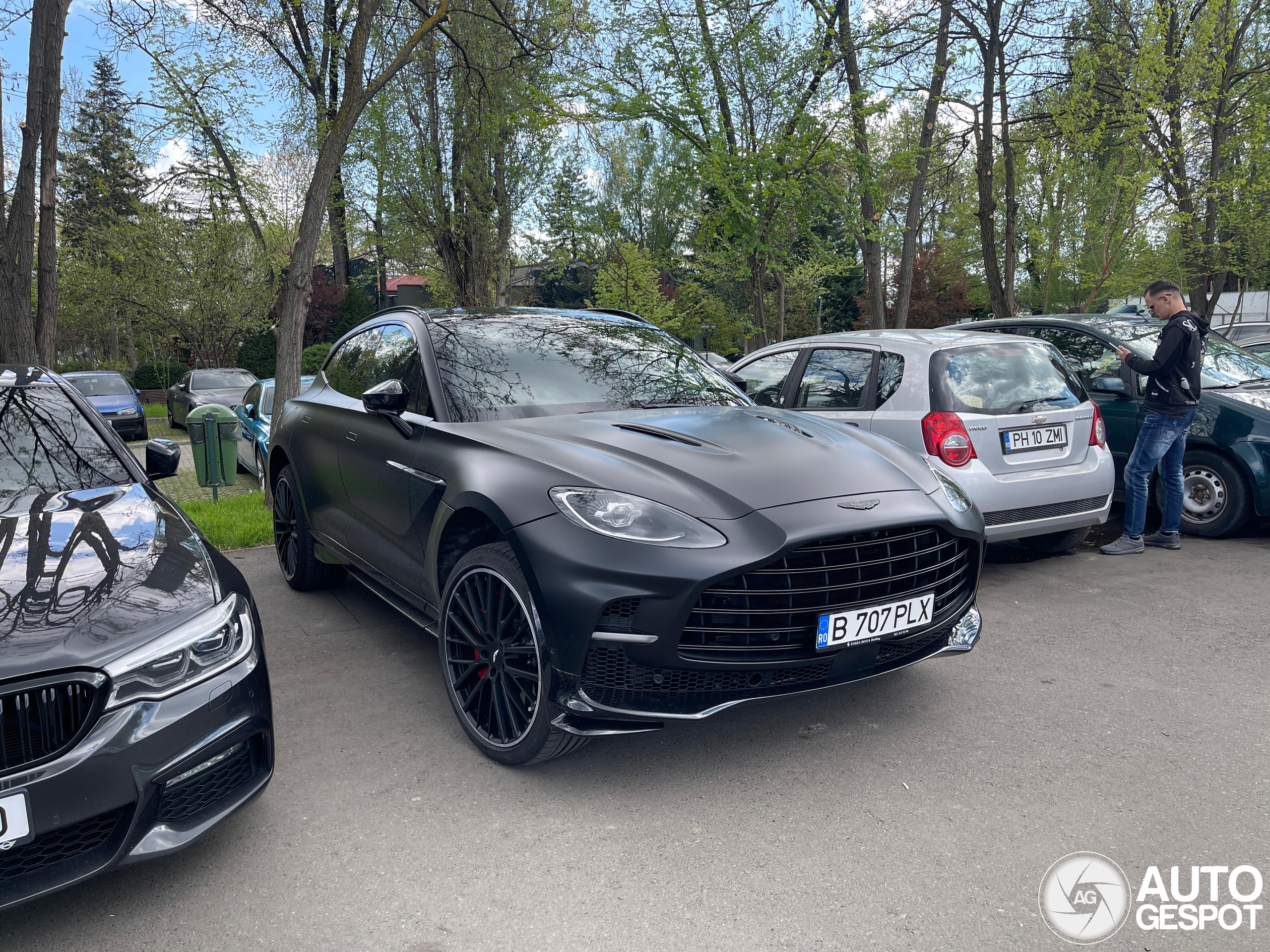 Aston Martin DBX707