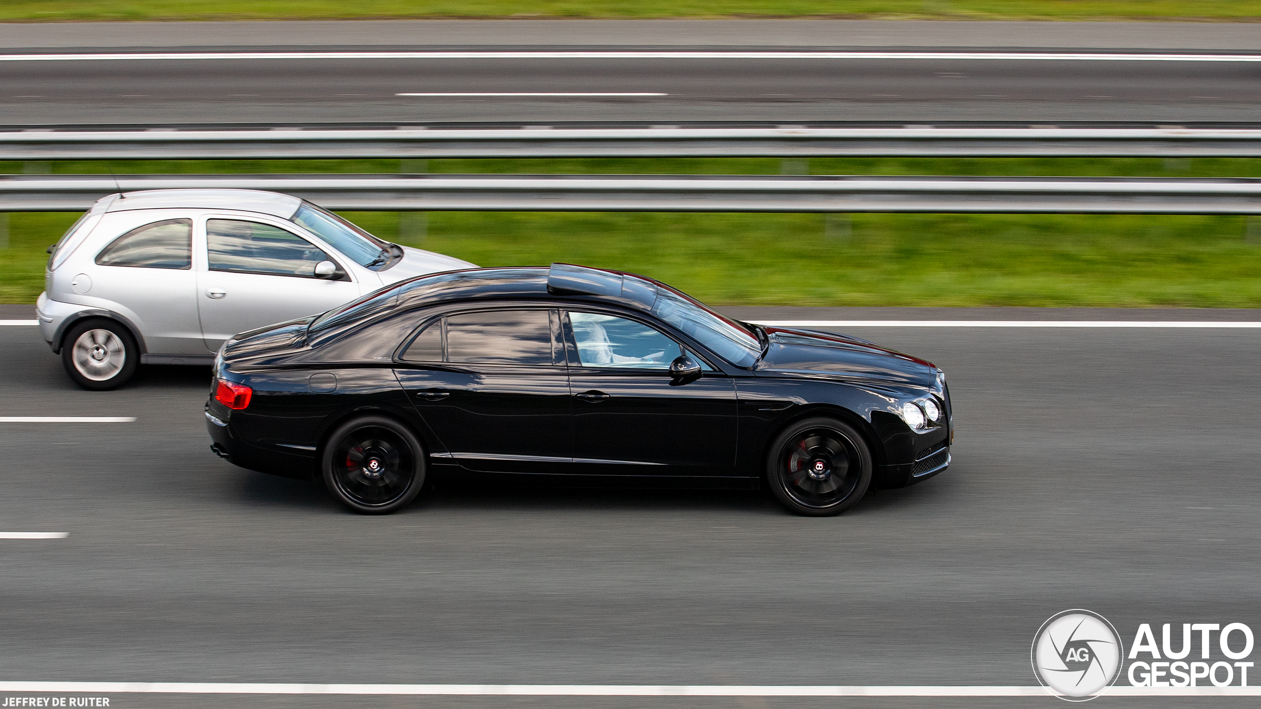 Bentley Flying Spur V8