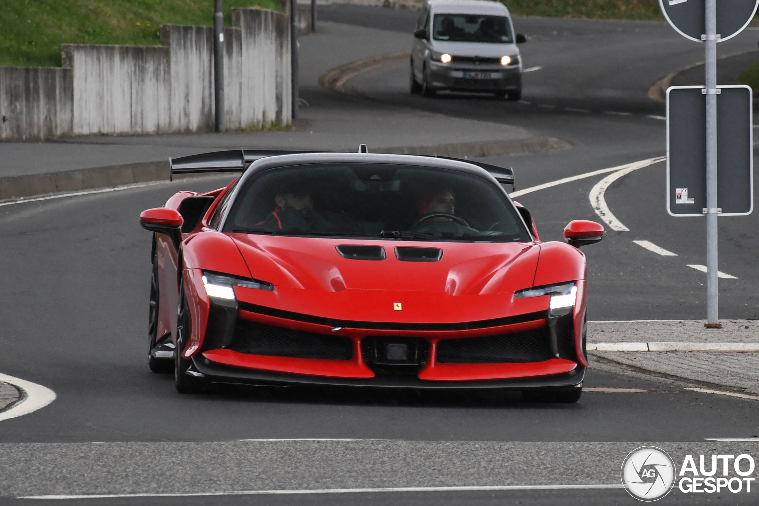 Ferrari voert iets uit op de Nürburgring met de SF90 XX Stradale