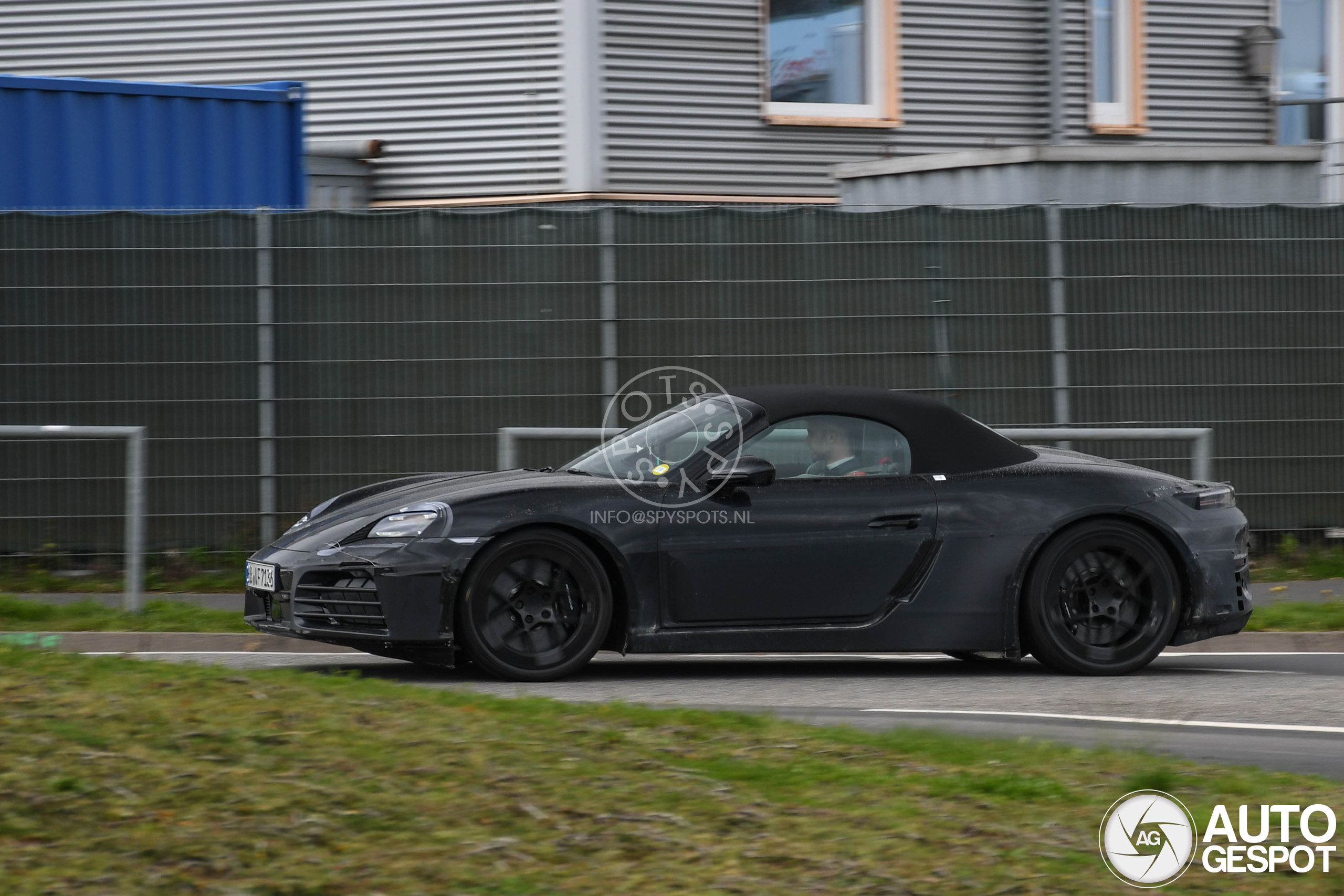 Porsche 718 Boxster EV 2025