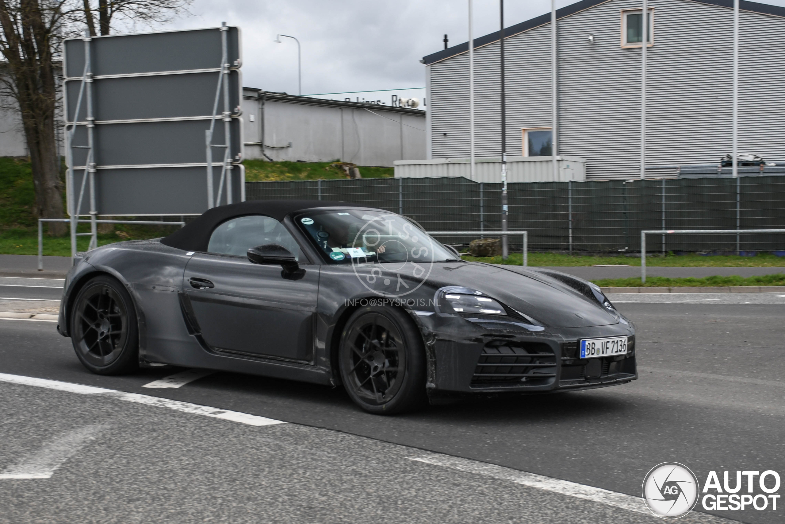 Porsche 718 Boxster EV 2025