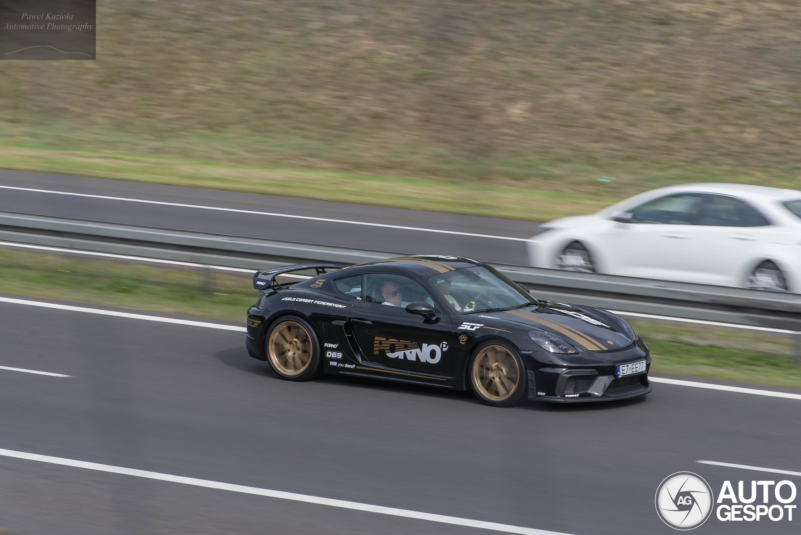 Porsche 718 Cayman GT4