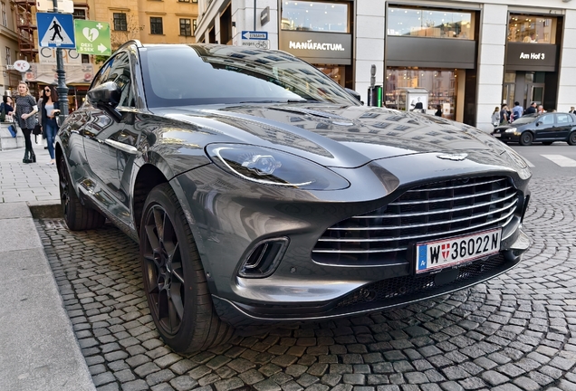 Aston Martin DBX