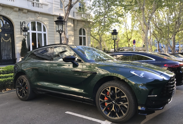 Aston Martin DBX707