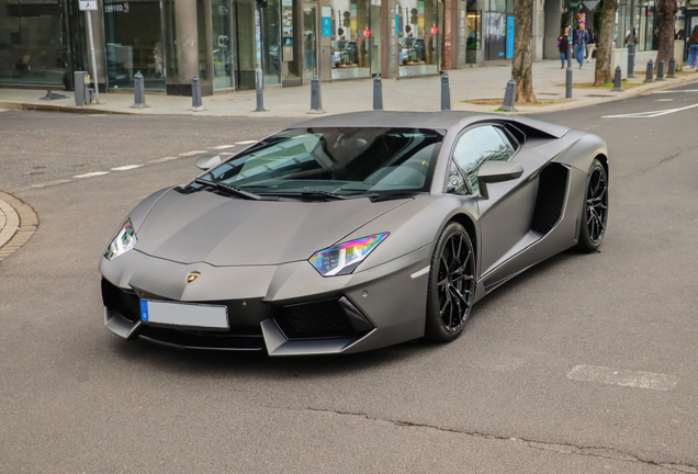 Lamborghini Aventador LP700-4