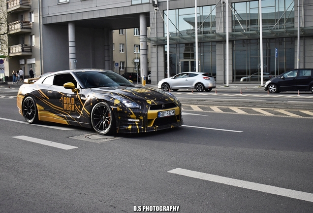 Nissan GT-R 2011