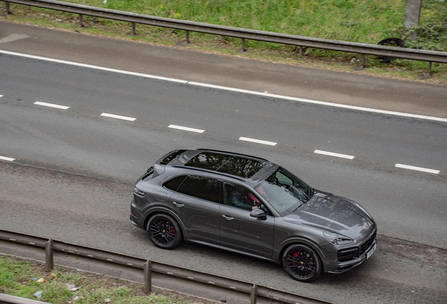 Porsche 9YA Cayenne GTS