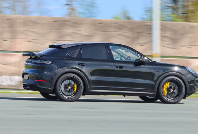 Porsche Cayenne Coupé Turbo E-Hybrid