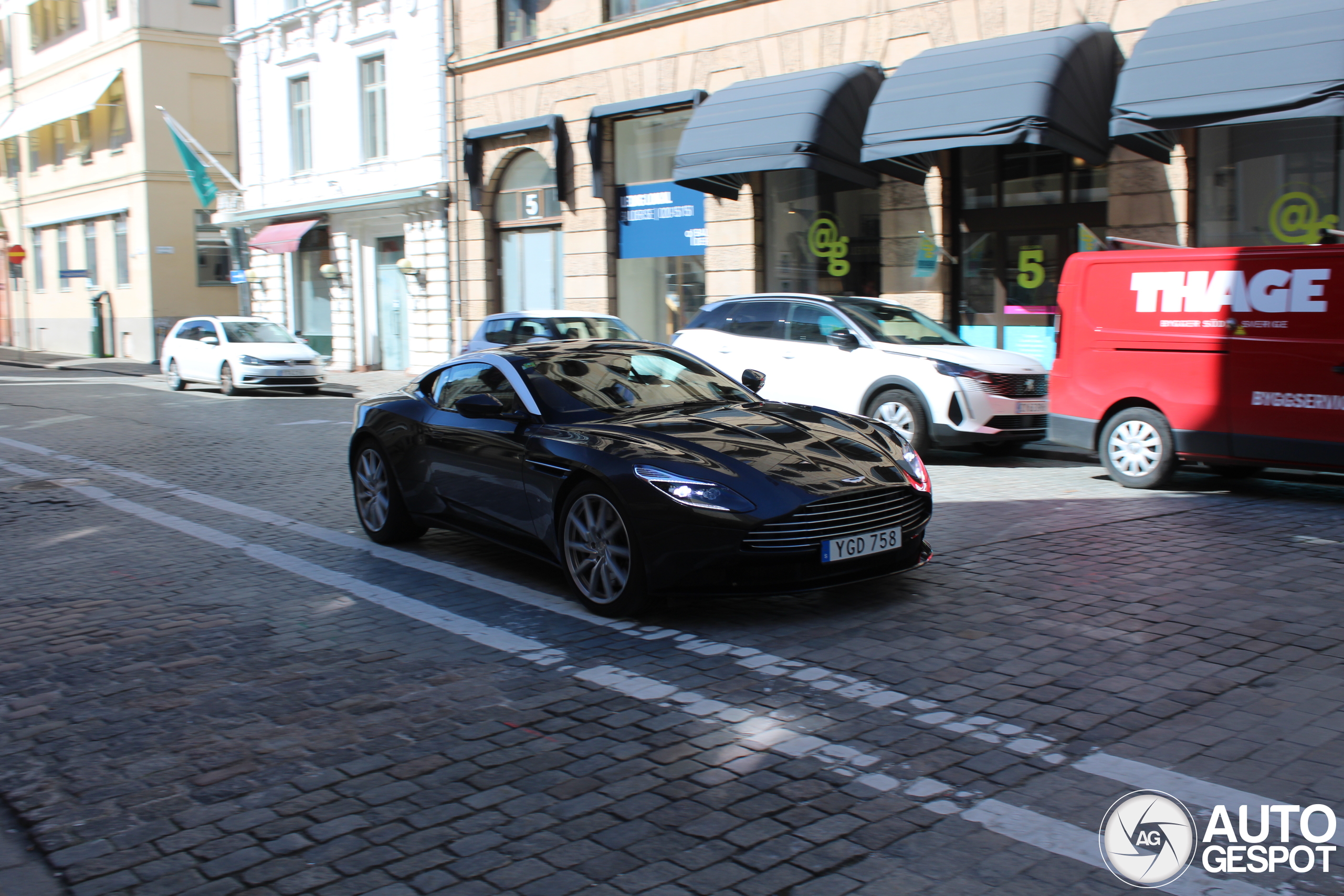 Aston Martin DB11 - 10 April 2024 - Autogespot