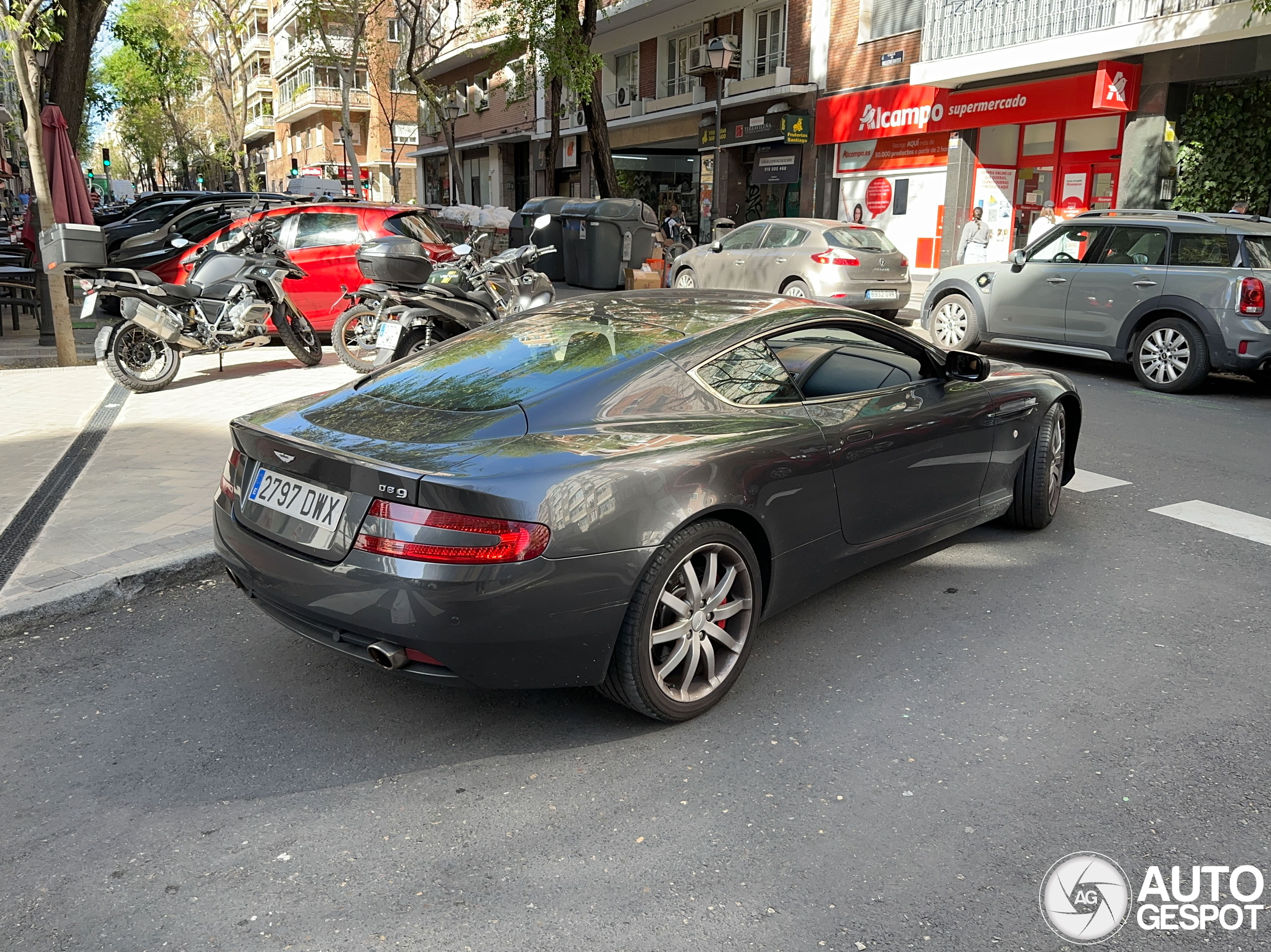 Aston Martin DB9