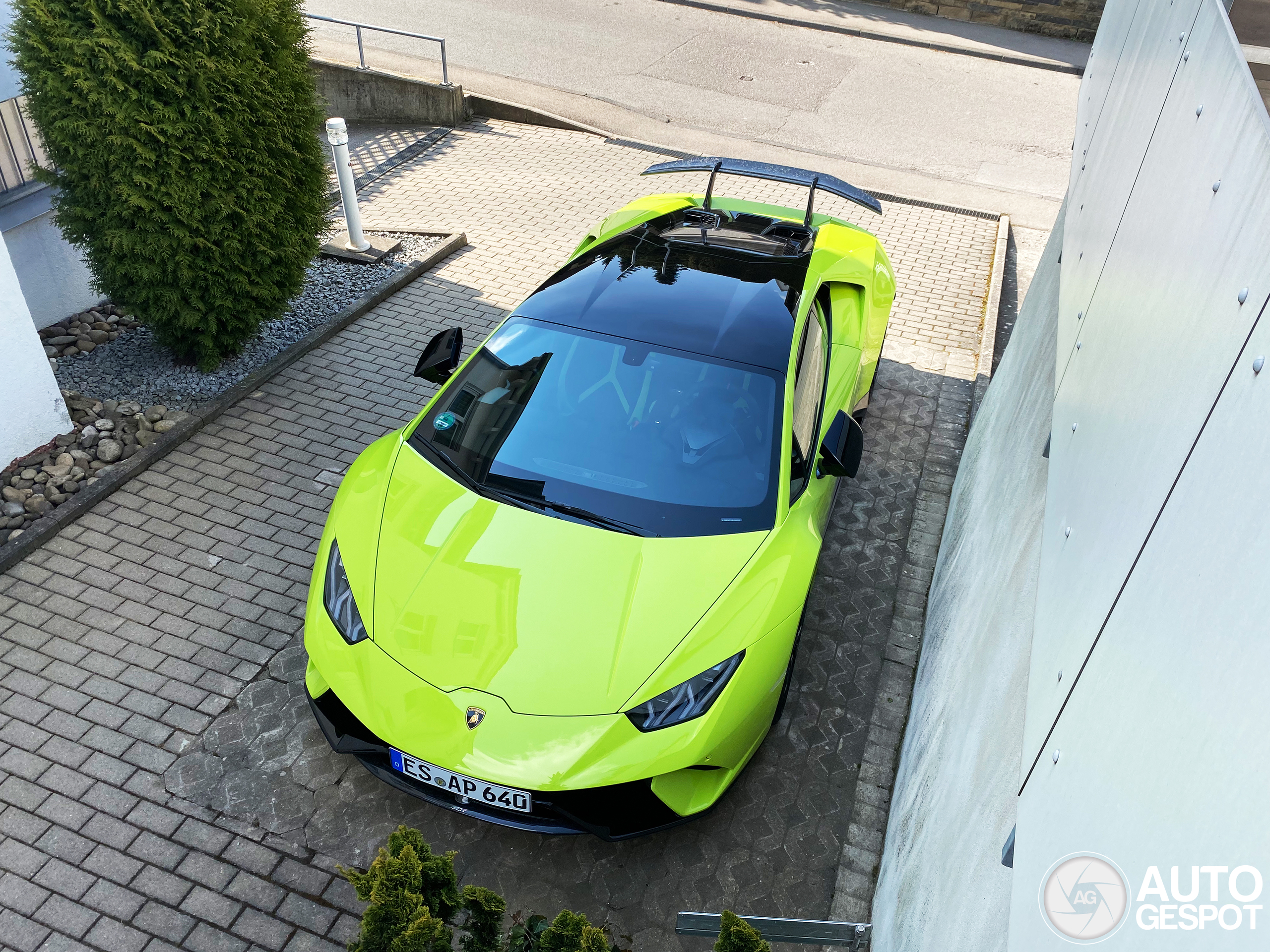 Lamborghini Huracán LP640-4 Performante