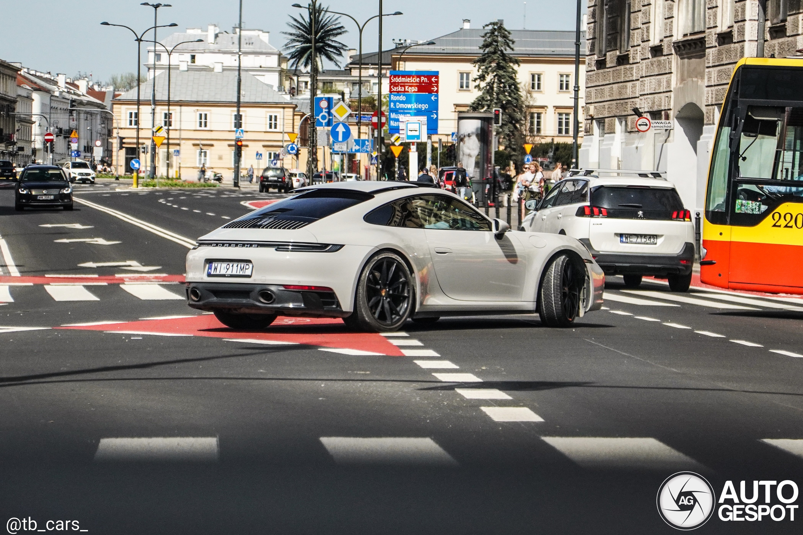 Porsche 992 Carrera 4S