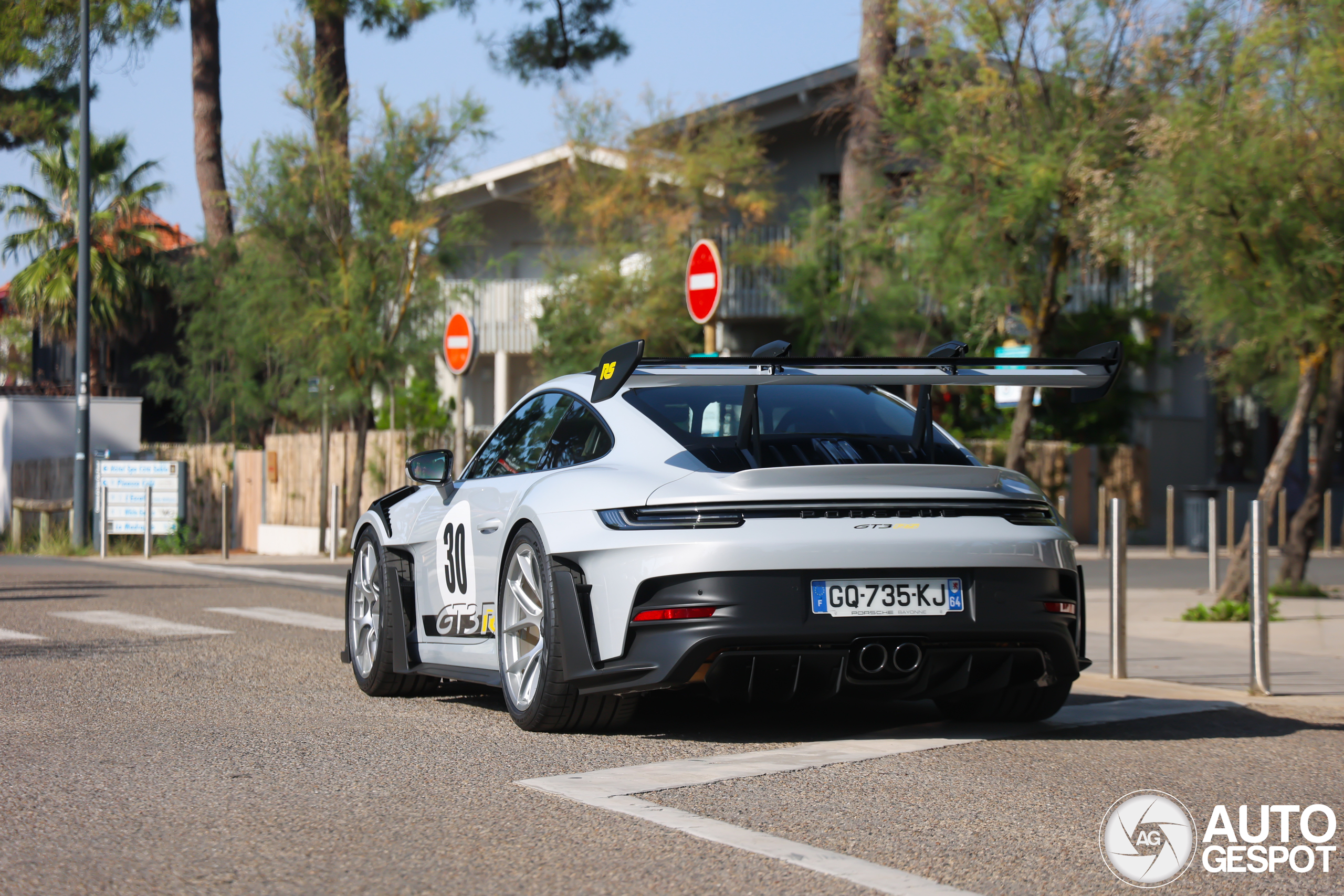 Porsche 992 GT3 RS Weissach Package