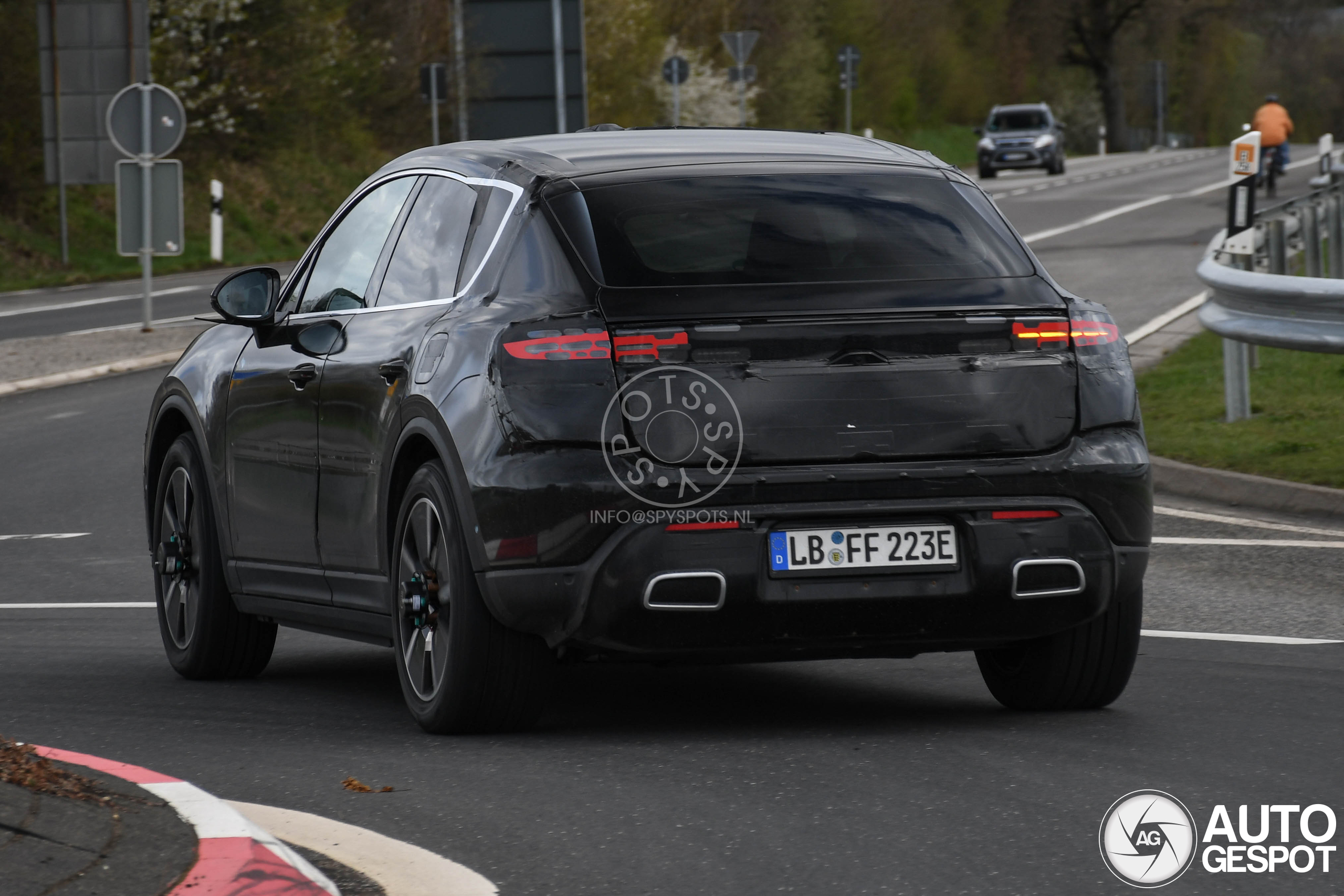 Porsche Macan EV