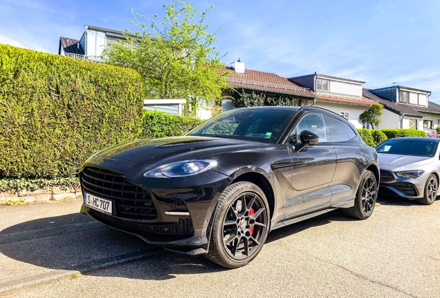 Aston Martin DBX707