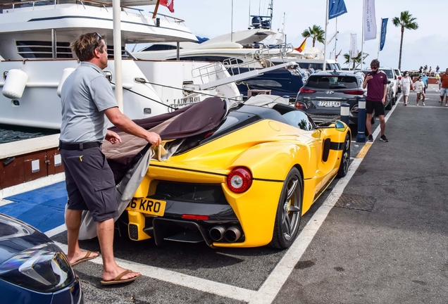 Ferrari LaFerrari Aperta