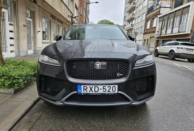 Jaguar F-PACE SVR