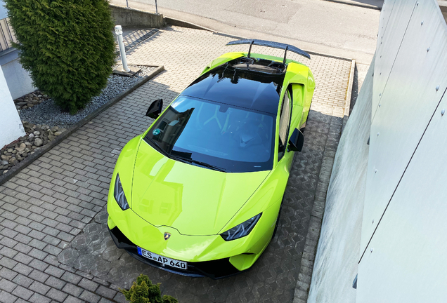 Lamborghini Huracán LP640-4 Performante