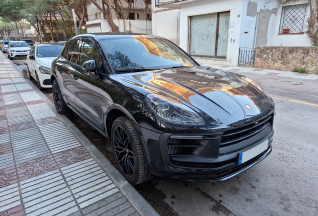 Porsche 95B Macan GTS MkIII