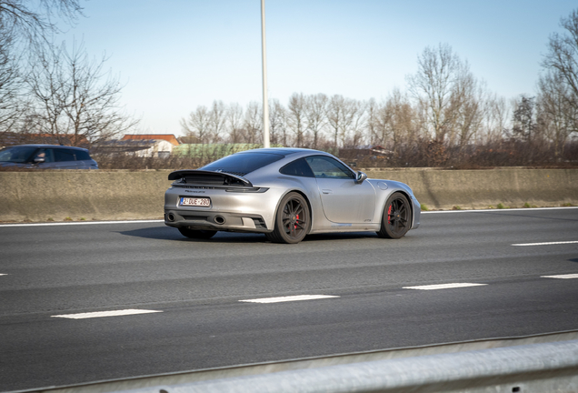 Porsche 992 Carrera GTS