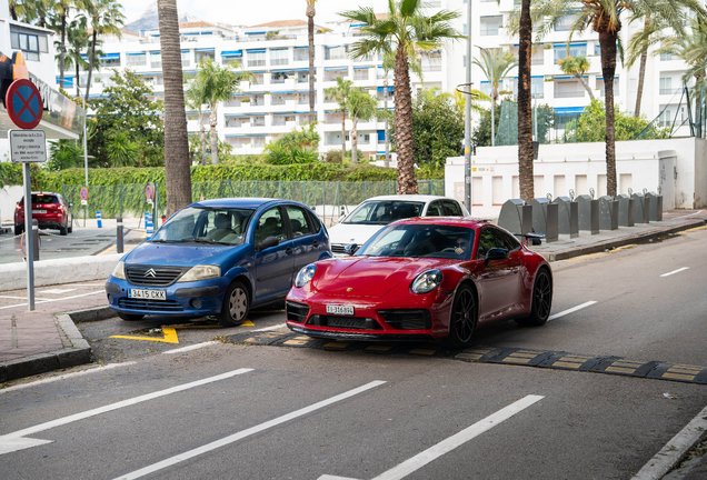 Porsche 992 Carrera GTS