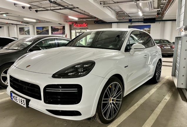 Porsche Cayenne Turbo S E-Hybrid