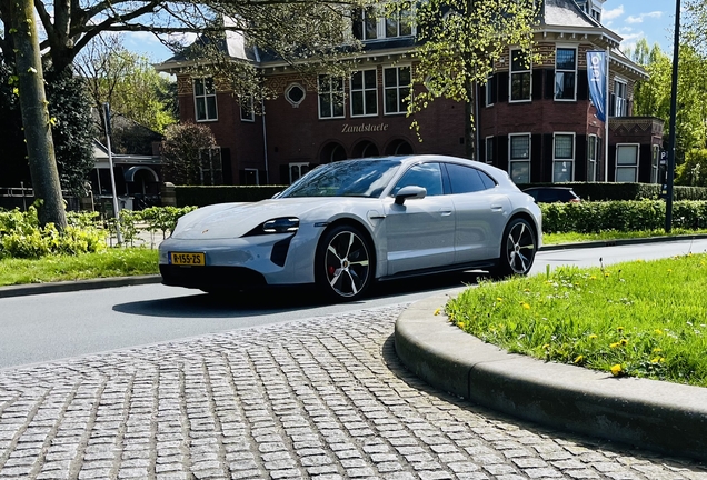 Porsche Taycan GTS Sport Turismo