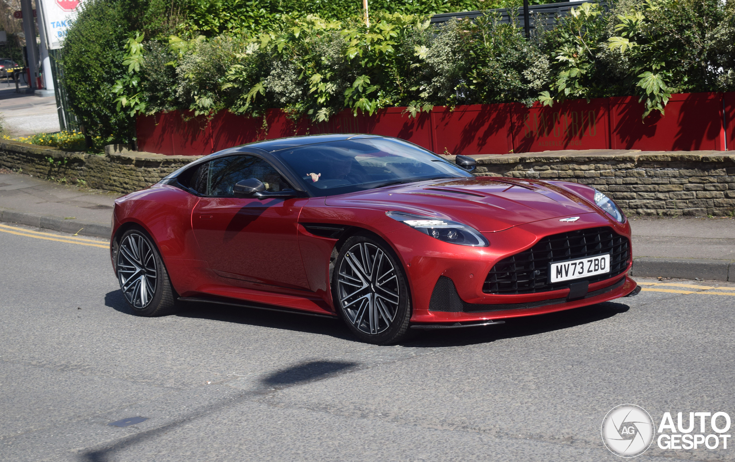 Aston Martin DB12