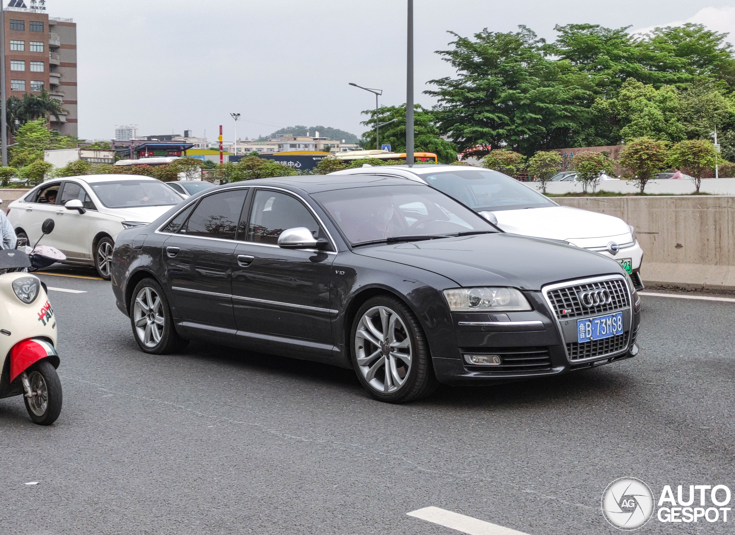 Audi S8 D3