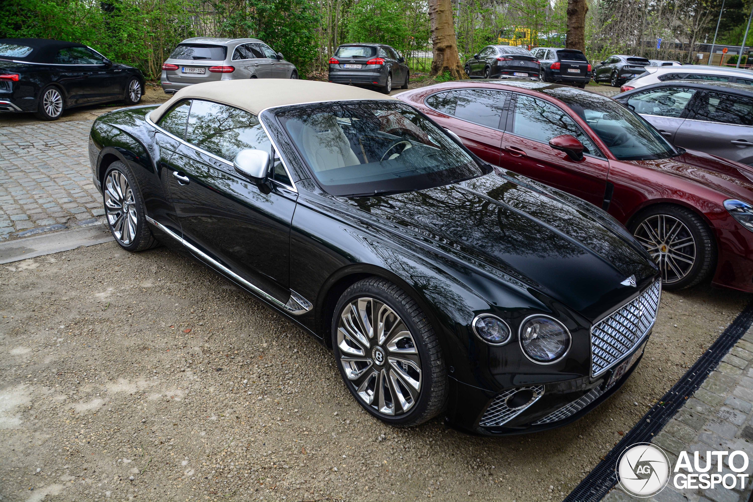 Bentley Continental GTC 2019 Mulliner