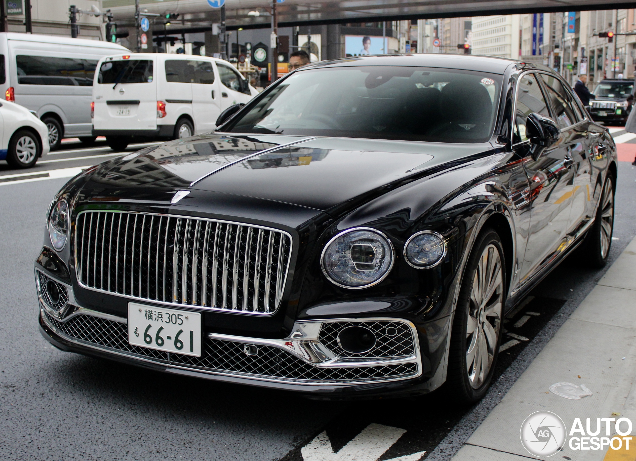 Bentley Flying Spur V8 Azure