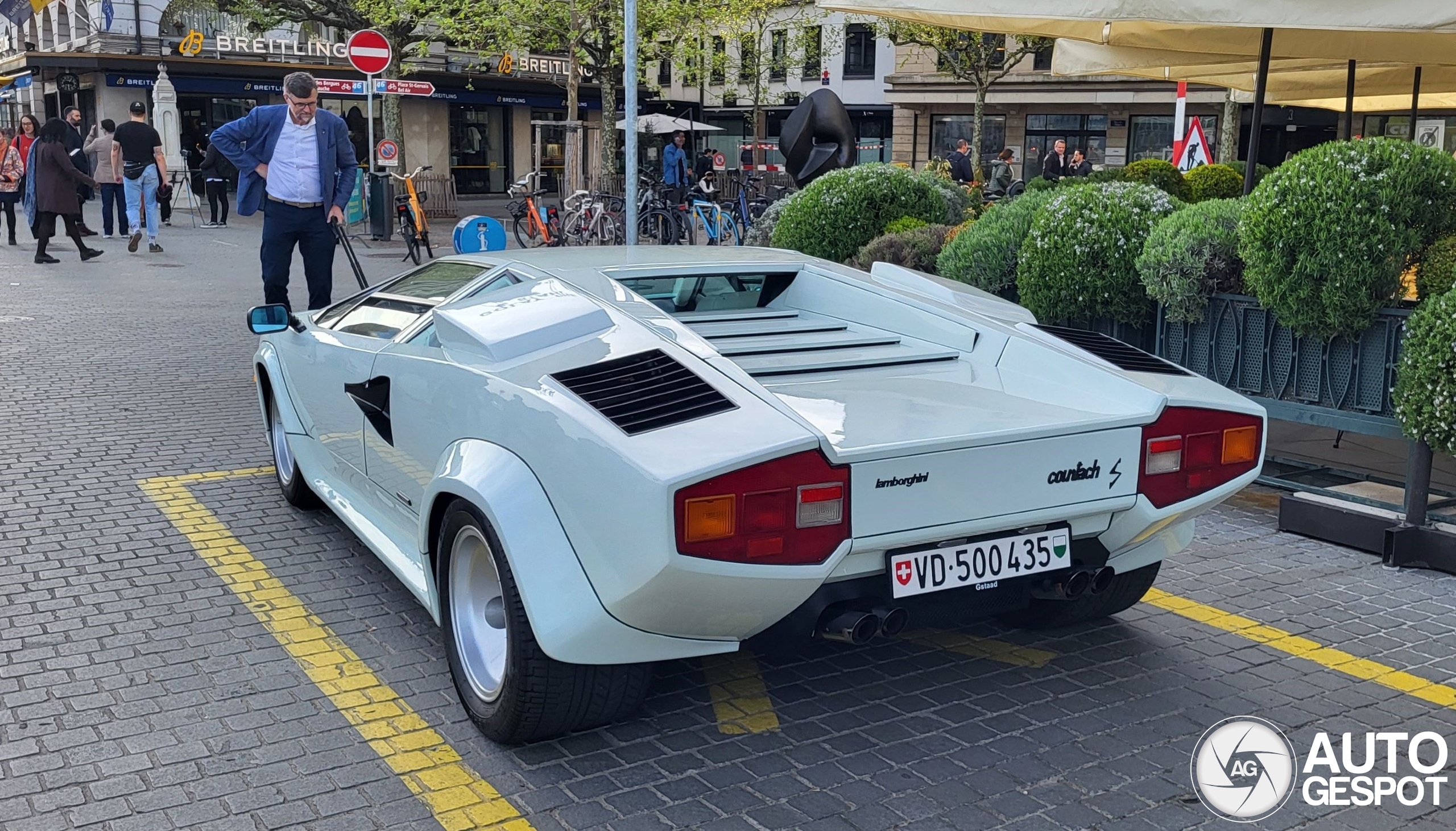 Lamborghini Countach brengt weer flair in Genève