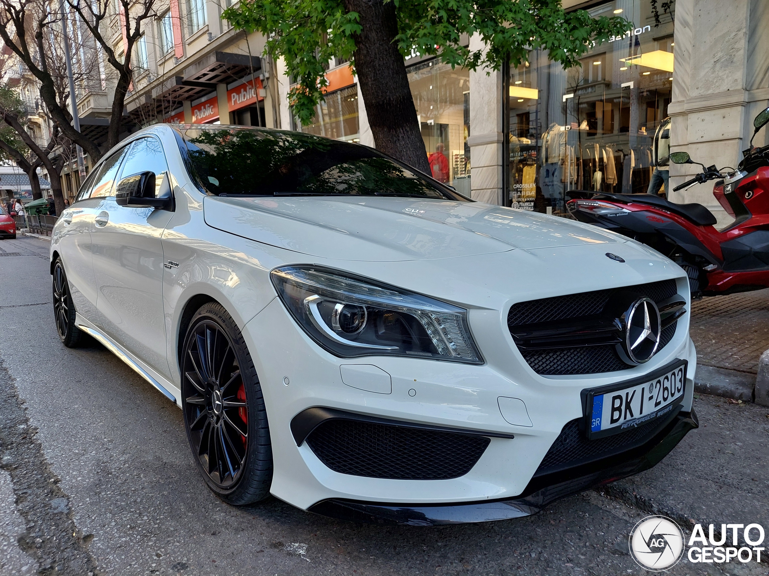 Mercedes-Benz CLA 45 AMG Shooting Brake