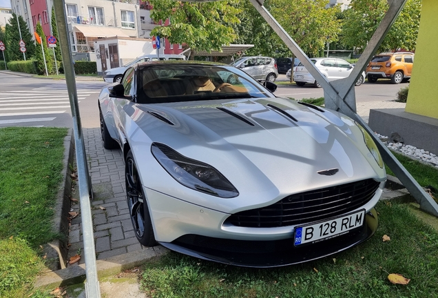 Aston Martin DB11