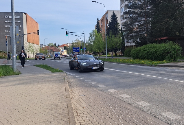 Aston Martin DB11